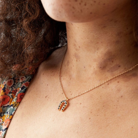 LA Hearts Rhinestone Horseshoe Necklace - Picture 3 of 8